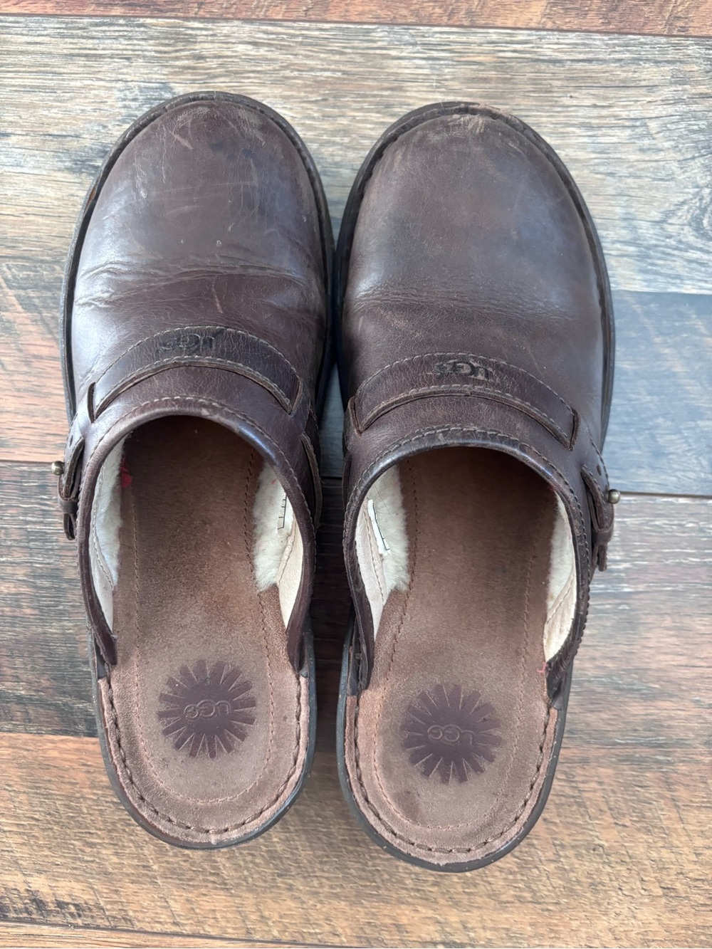 UGG Womens Dark Brown Leather Slip-On Clogs- Size 8